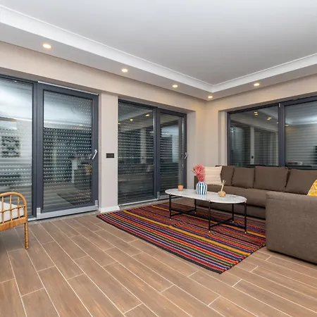 Bosphorus View - 2-bedroom With Elevator & Air Conditioning Апартаменты Стамбул