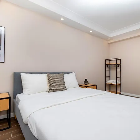 Апартаменты Bosphorus View - 2-bedroom With Elevator & Air Conditioning *