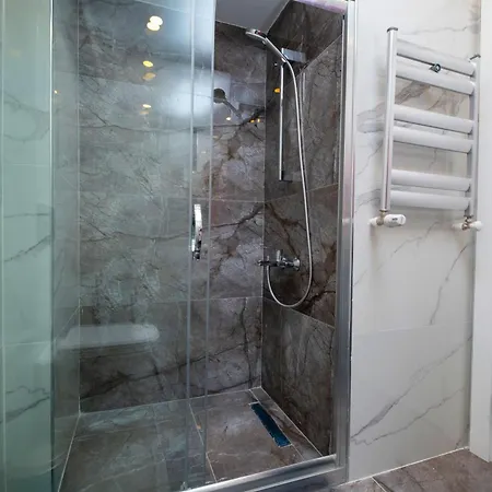 Bosphorus View - 2-bedroom With Elevator & Air Conditioning Апартаменты