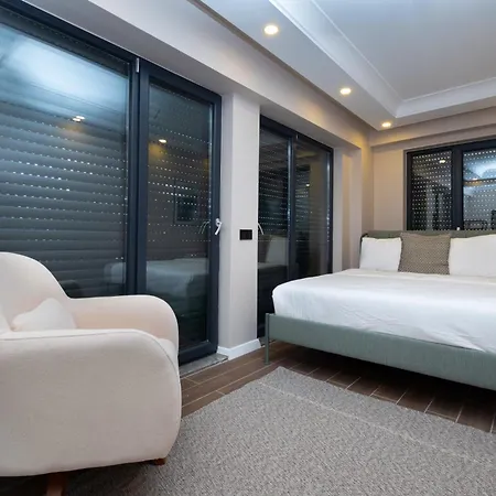 Bosphorus View - 2-bedroom With Elevator & Air Conditioning