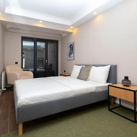 Bosphorus View - 2-bedroom With Elevator & Air Conditioning Апартаменты *