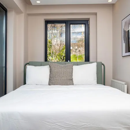 Bosphorus View - 2-bedroom With Elevator & Air Conditioning Апартаменты