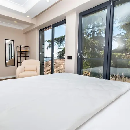 Bosphorus View - 2-bedroom With Elevator & Air Conditioning Апартаменты Стамбул