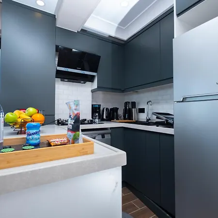 Апартаменты Bosphorus View - 2-bedroom With Elevator & Air Conditioning Стамбул