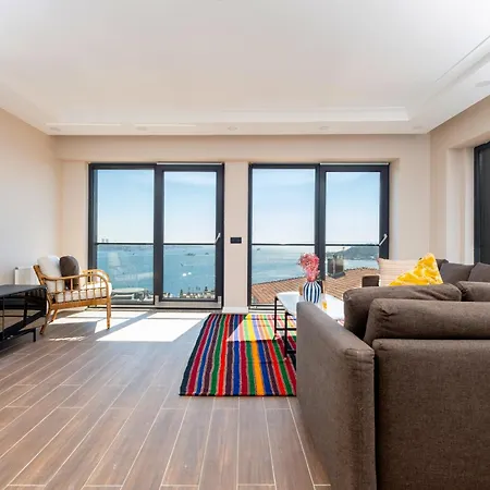 Bosphorus View - 2-bedroom With Elevator & Air Conditioning Апартаменты